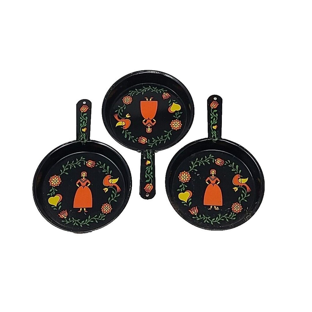 Vintage Mini Decorative Skillets Wall Hangings Tin Kitchen Decor Set of 3